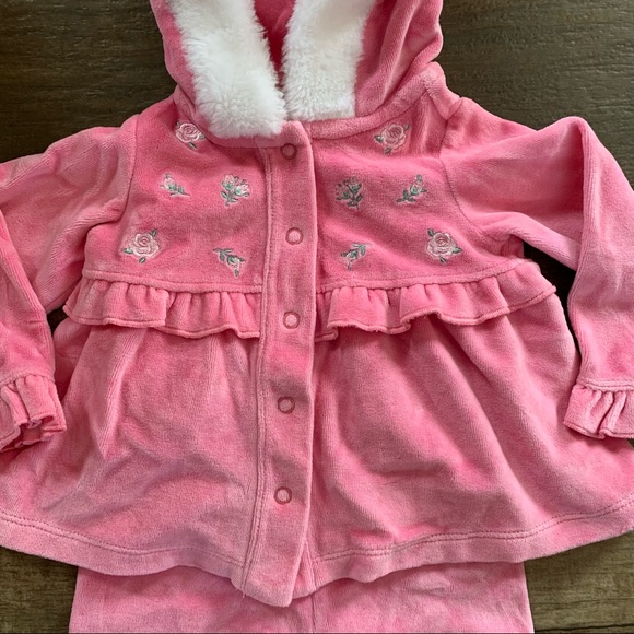 Pink Velour outfit - Picture 3 of 4